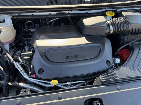 Certified 2023 Chrysler Pacifica Limited image 30