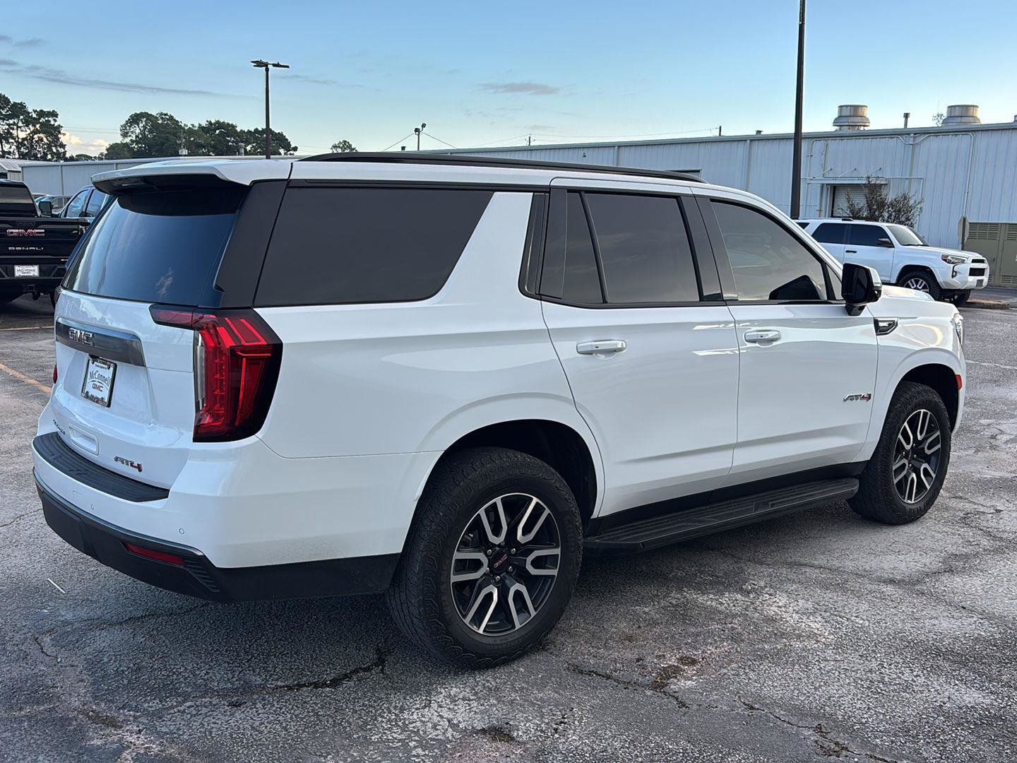 Certified 2024 GMC Yukon AT4 w/ Technology Package AWD/4WD image 7
