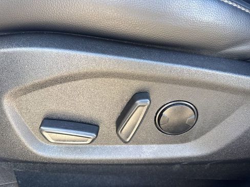 Used 2024 Ford Edge SEL image 46