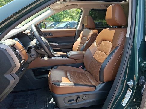 Certified 2023 Nissan Pathfinder Platinum AWD/4WD image 17