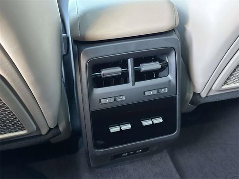 New 2025 Porsche Macan 4S Electric image 14