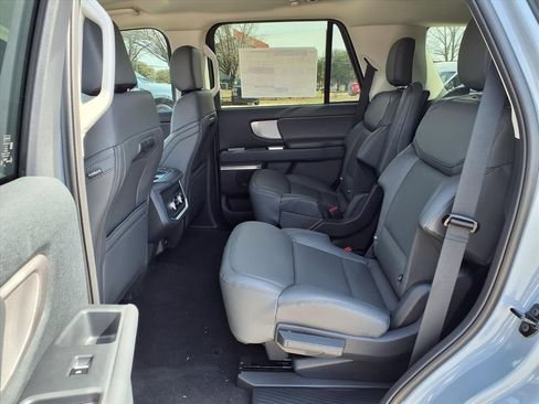 New 2026 Ford Expedition Active image 18