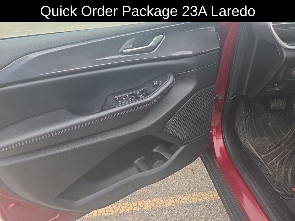 Used 2023 Jeep Grand Cherokee Laredo w/ Trailer Tow Prep Group (B) AWD/4WD image 11