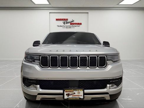 Used 2023 Jeep Wagoneer Series III w/ Preferred Equipment Group AWD/4WD image 2