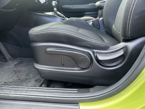 Used 2016 Kia Soul + FWD image 14