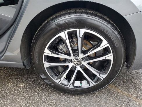 Certified 2025 Volkswagen Jetta Sport image 7