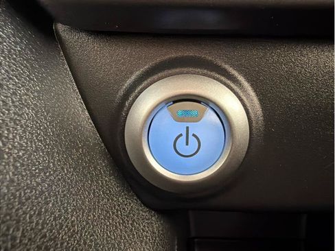 Used 2025 Nissan Leaf S FWD image 19
