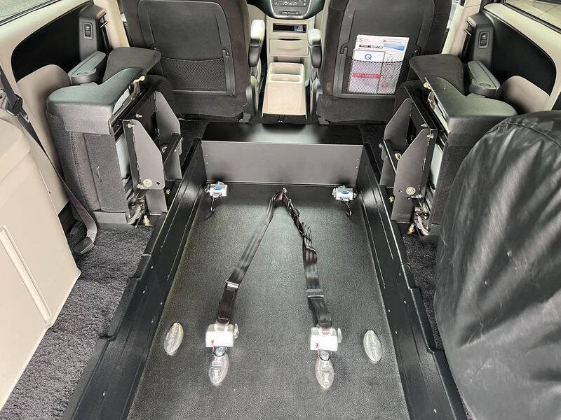 Used 2017 Dodge Grand Caravan SE FWD image 37