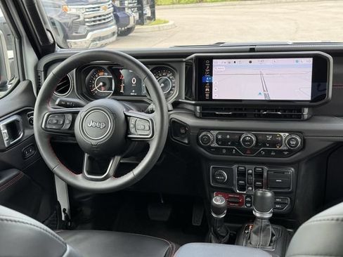 Used 2024 Jeep Wrangler Unlimited Rubicon w/ Capability Package AWD/4WD image 21