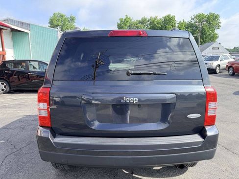 Used 2014 Jeep Patriot Latitude FWD image 4