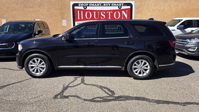Used 2020 Dodge Durango SXT w/ 3rd Row Seating Group RWD image 1