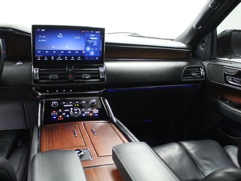 Used 2022 Lincoln Navigator Reserve image 20