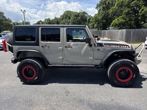 Used 2017 Jeep Wrangler Unlimited Rubicon AWD/4WD image 7