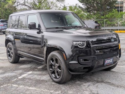 Used 2023 Land Rover Defender 110 X-Dynamic SE image 3
