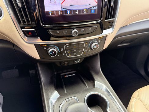 Used 2023 Chevrolet Traverse Premier AWD/4WD image 22