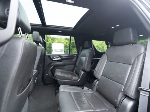 Used 2022 Chevrolet Tahoe LT w/ Luxury Package AWD/4WD image 9
