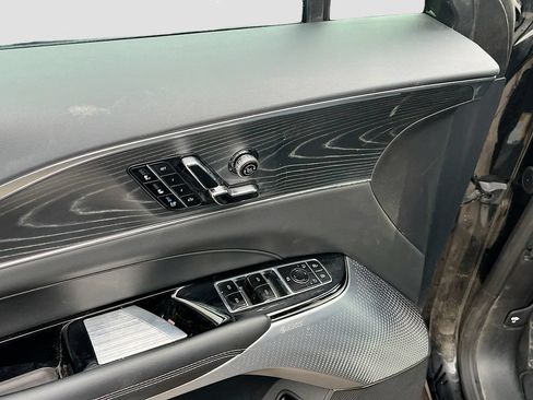 Used 2025 Cadillac Lyriq Sport AWD/4WD image 18