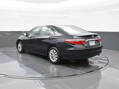 Used 2016 Toyota Camry LE image 8