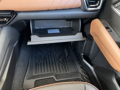 Used 2023 GMC Canyon AT4 w/ AT4 Premium Package image 31