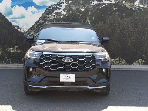 Used 2025 Ford Explorer Platinum w/ LUX Leather Package AWD/4WD image 5