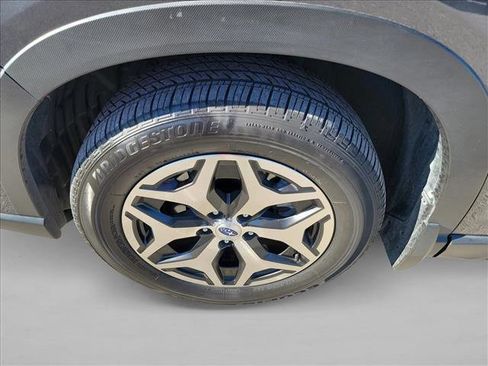 Used 2023 Subaru Forester Premium w/ Popular Package #2 image 9