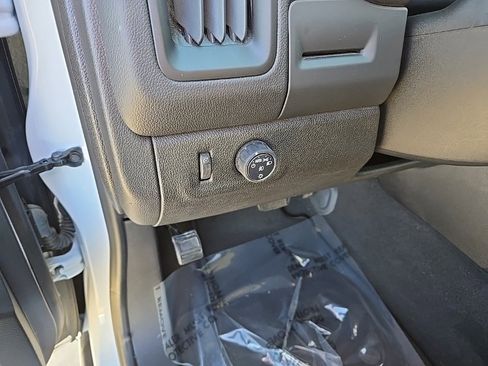 Used 2021 Chevrolet Colorado LT w/ Safety Package image 11