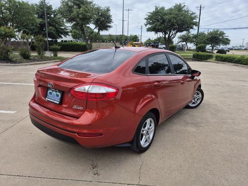 Used 2018 Ford Fiesta SE FWD image 6