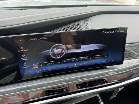 New 2025 BMW 740i xDrive w/ Executive Package AWD/4WD image 18