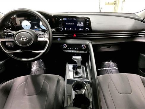 Used 2022 Hyundai Elantra SEL w/ Convenience Package FWD image 14