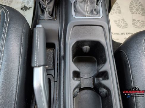 Used 2018 Jeep Wrangler Unlimited Sahara AWD/4WD image 19