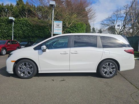 Used 2025 Honda Odyssey Touring image 4