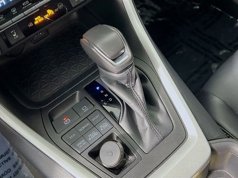 Used 2023 Toyota RAV4 XLE Premium image 16