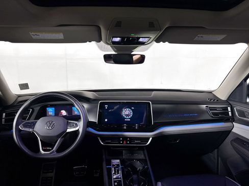 Certified 2025 Volkswagen Atlas Peak Edition SE AWD/4WD image 13