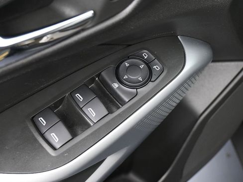 Used 2024 Chevrolet Trax LS w/ LS Convenience Package image 16