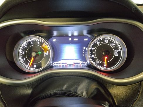 Used 2017 Jeep Cherokee Trailhawk image 23