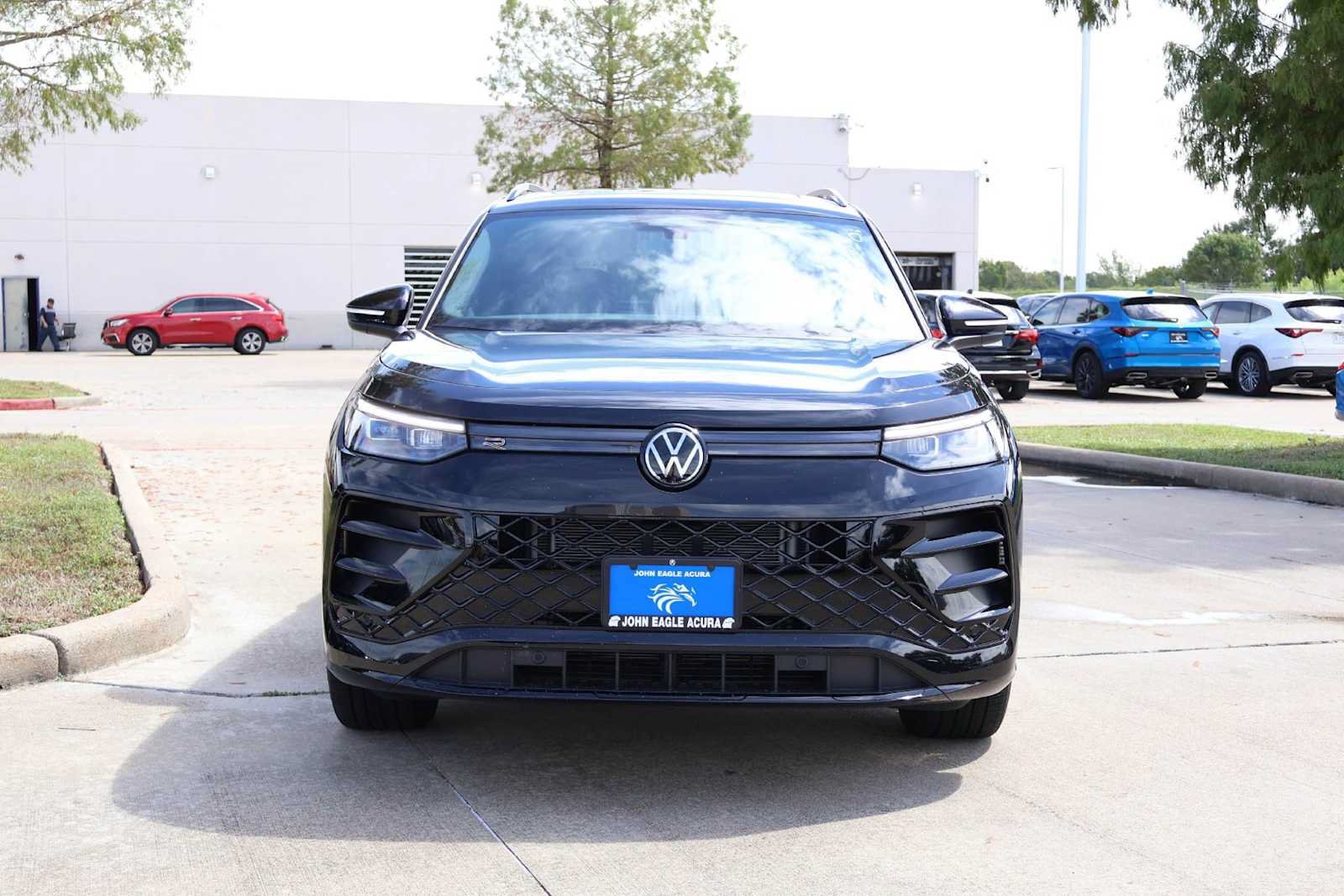 Used 2026 Volkswagen Tiguan SE R-Line FWD image 6
