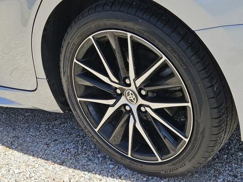 Used 2024 Toyota Camry SE image 10