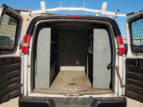 Used 2016 Chevrolet Express 2500 image 8