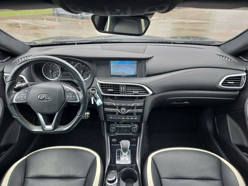 Used 2017 INFINITI QX30 Sport w/ Sport Leather Package FWD image 13