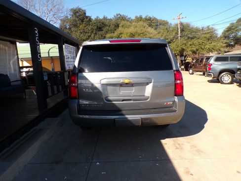 Used 2020 Chevrolet Suburban LT w/ Luxury Package image 7