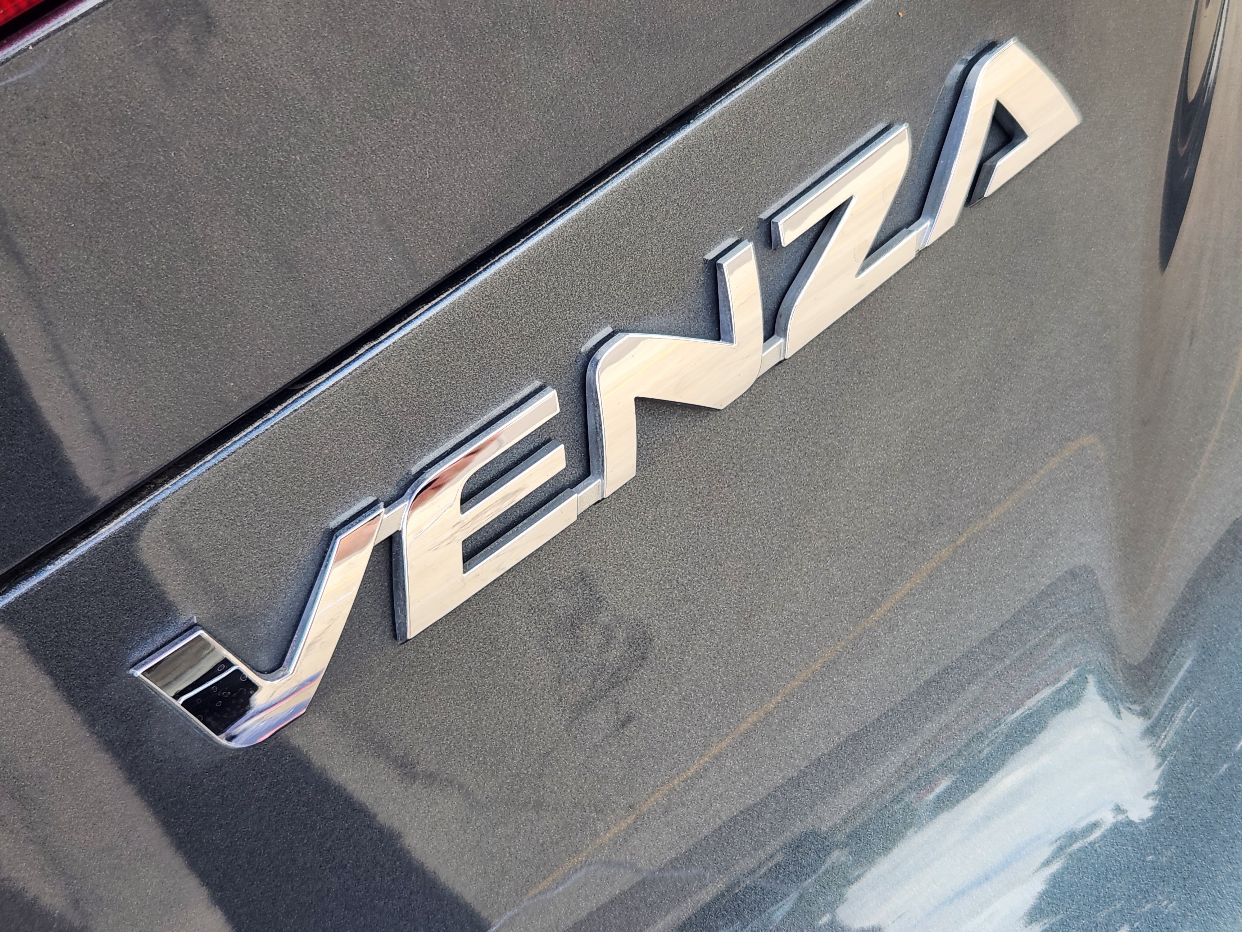 Certified 2023 Toyota Venza Limited AWD/4WD image 9