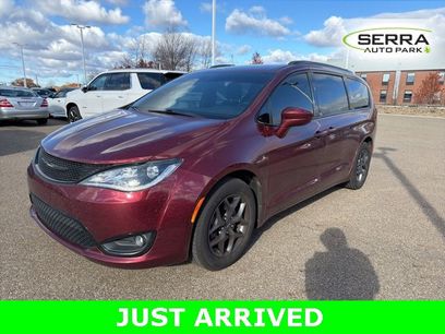 Used 2018 Chrysler Pacifica Touring-L w/ Premium Audio Group