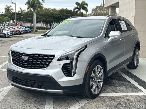 Used 2020 Cadillac XT4 Premium Luxury image 3