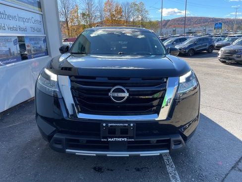 Used 2023 Nissan Pathfinder Platinum image 7