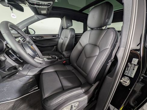 New 2026 Porsche Macan image 5
