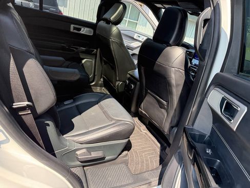 Used 2021 Ford Explorer ST w/ Equipment Group 401A AWD/4WD image 21