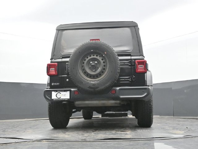 Used 2018 Jeep Wrangler Unlimited Sahara w/ Safety Group AWD/4WD image 56