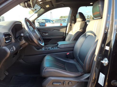 Used 2023 Honda Pilot TrailSport image 19