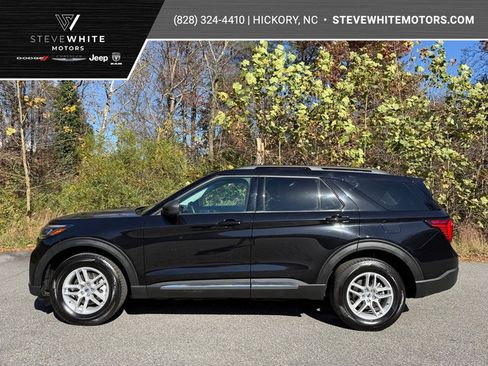Used 2025 Ford Explorer Active image 1