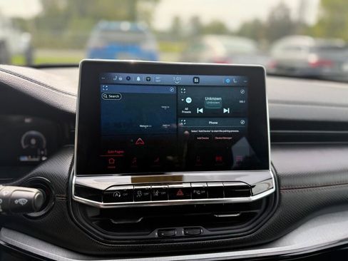 Used 2022 Jeep Compass Trailhawk w/ Trailhawk Elite Group image 17